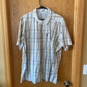 Columbia Omni Shade Vented Short Sleeve Men’s XXL grey used, great condition